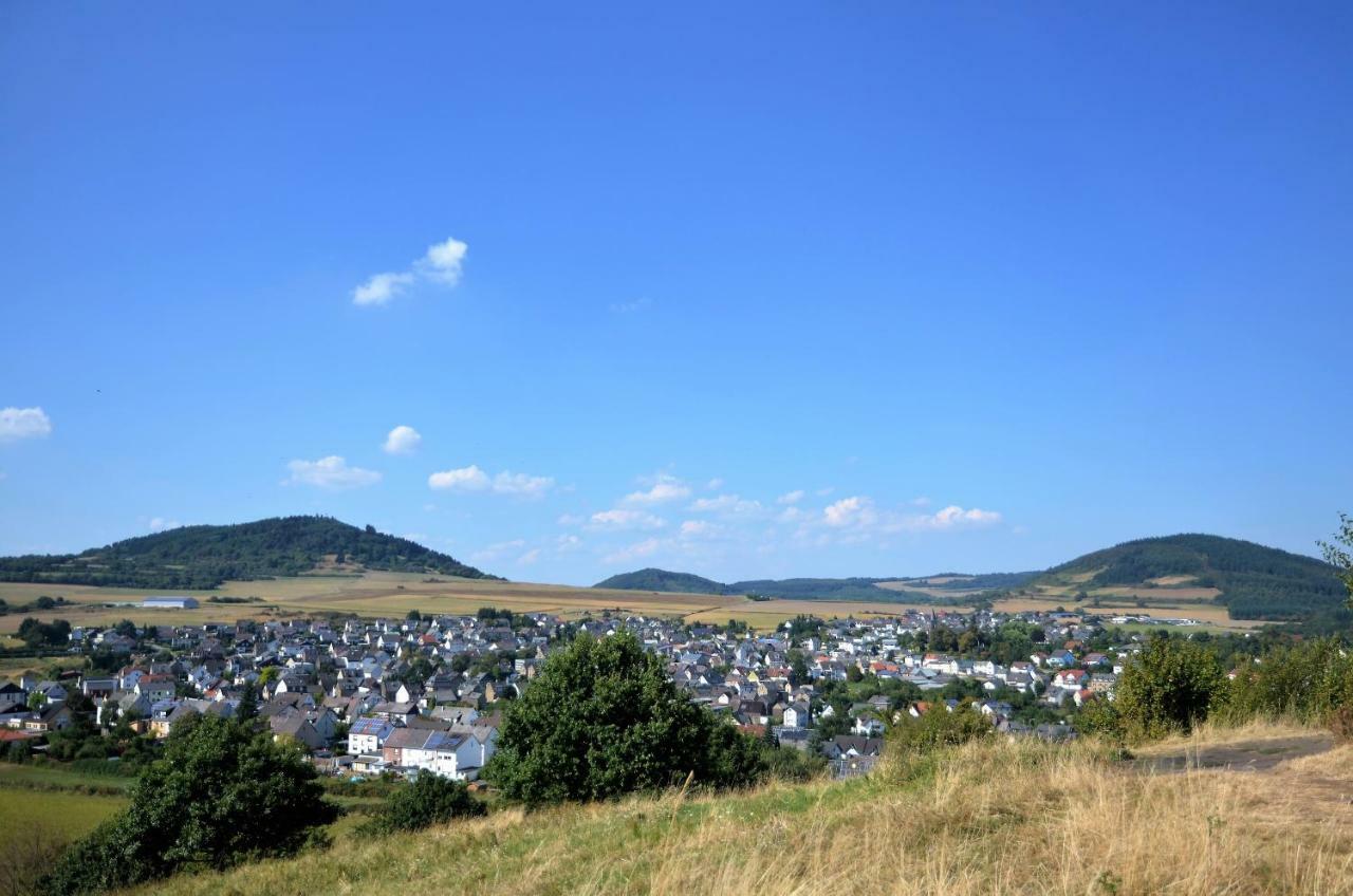 Gästehaus Am Hochsimmer Ettringen  Exterior foto